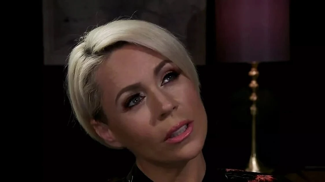 Helena Locke thanks hot shot lawyer Jessica Fox with sex
